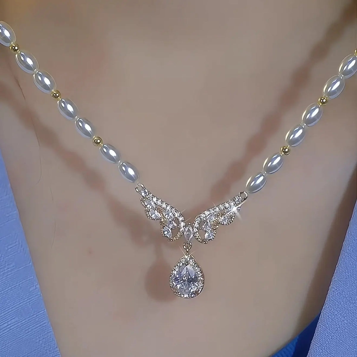 Women'S Waterdrop Alloy-Plated Clavicle Necklace, Dainty Cubic Zirconia Short Pendant Chain for Work & Casual Wear, Minimalist Design, Short Length,Sohochic