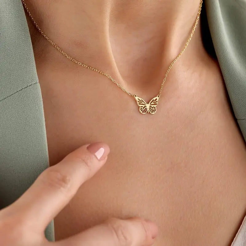 Women'S Dainty & Layering-Friendly Artificial Gemstone Butterfly Pendant Transformation Necklace, Casual Female Jewelry, Birthday & Anniversary Gifts for Best Friends, Elegant, Plating