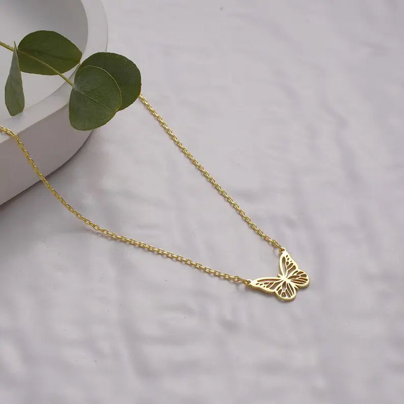 Women'S Dainty & Layering-Friendly Artificial Gemstone Butterfly Pendant Transformation Necklace, Casual Female Jewelry, Birthday & Anniversary Gifts for Best Friends, Elegant, Plating