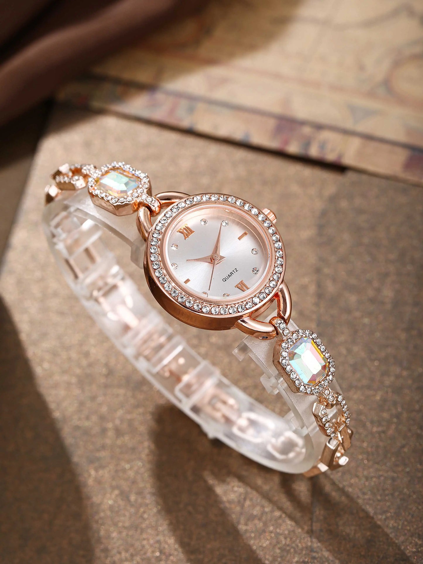 Luxury Fashion Quartz Watch with Artificial Diamonds, Analogue Quartz Watch, Modern Fashionable Wristwatch, Elegant Design for Daily Wear, Parties & Events, Perfect Gift Choice