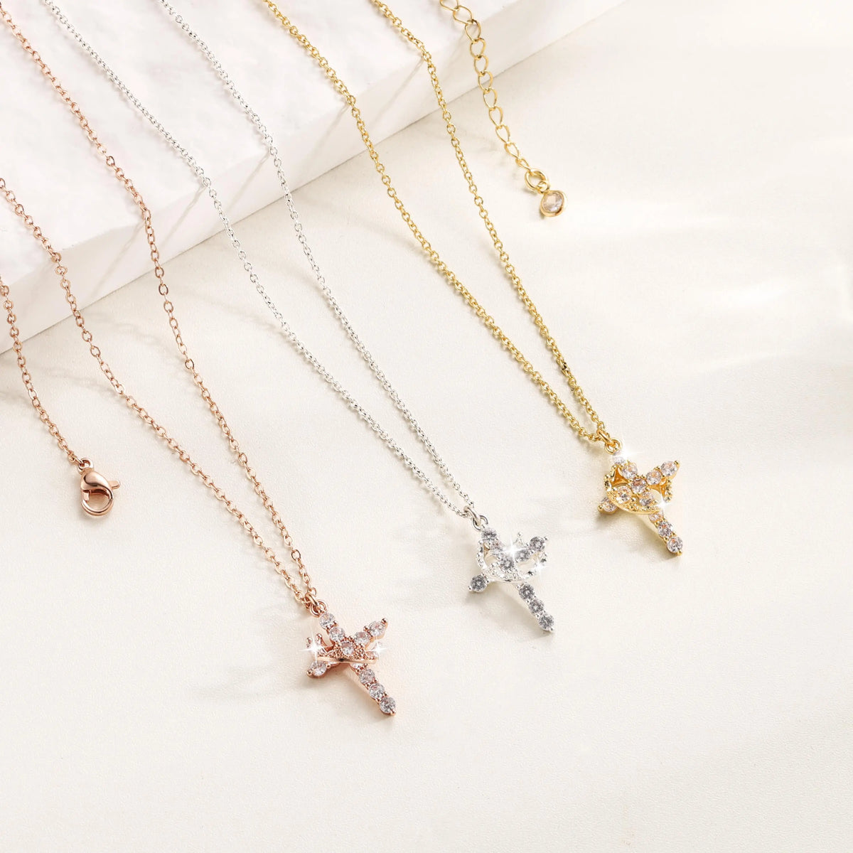 FREEKISS Simple Crown & Cross Pendant Choker Necklace for Women & Men & Girls Pretty Crown Cross Necklace for Daily Clothing Decor Trendy All-Match & Exquisite Jewelry for Gift for Christmas Gift Trending Jewellery Charm Summervib